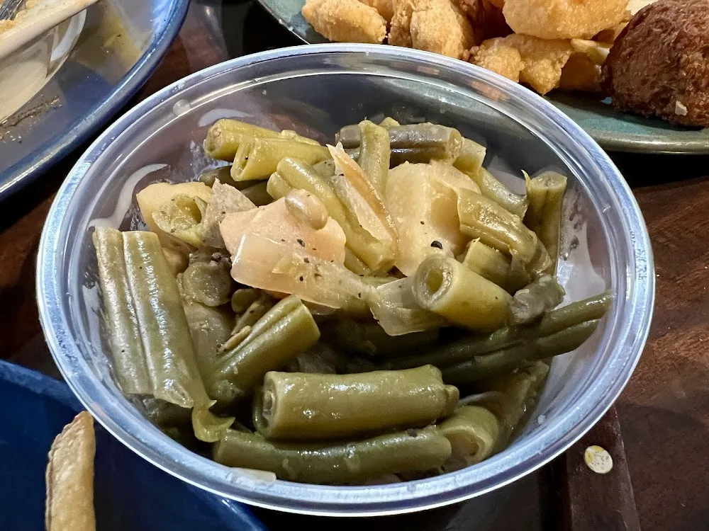 Steamed Beans with Bacon Bits